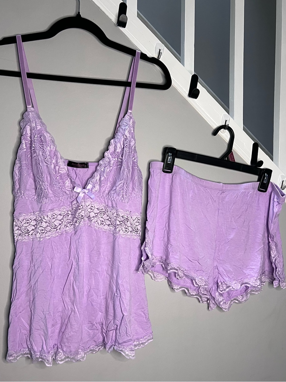 0073: Women’s Lavender Lace Camisole & Shorts Sleep Set Size XXL